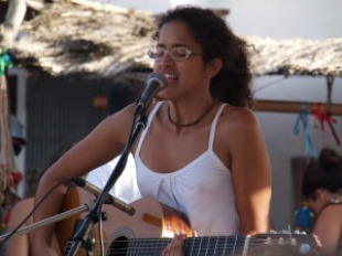 Aline Frazão e César Herranz poñen música e voz ao proxecto “A miña embala”