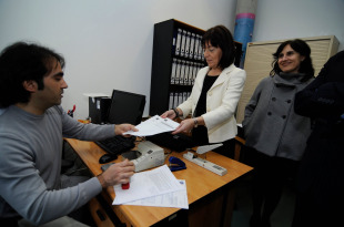 Sánchez Piñón, no momento de rexistrar a súa candidatura