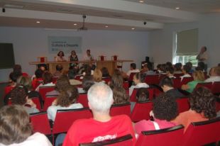 Os alumnos e profesores na presentación do novo curso